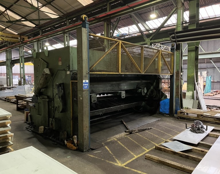 Guillotine Cutting